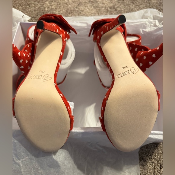 Aminah Abdul Jillil Heart Printed Limited Edition - Picture 9 of 10